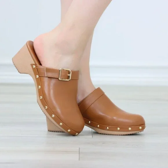 Low Heel Studded Clogs Slip On Faux Leather Mules Retro Style Shoes Lightweight - Picture 4 of 15